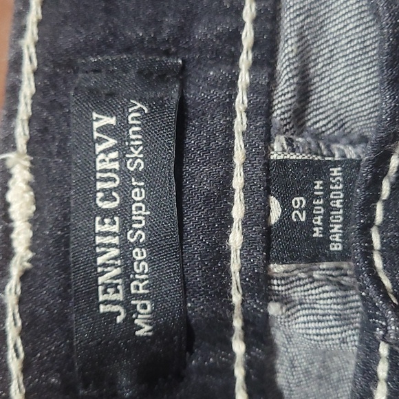 Woman’s True Religion Jeans - Picture 4 of 6